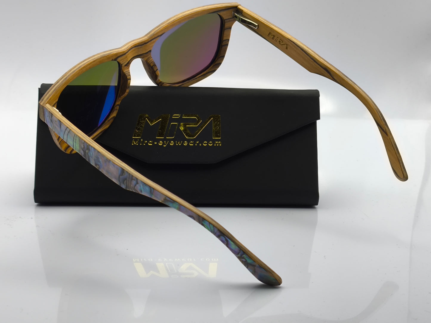 Concha y madera: MIRA-S43
